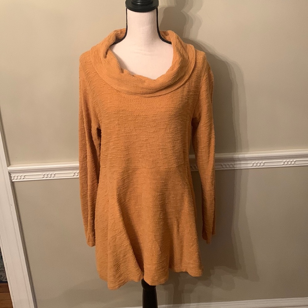Beautiful & Very Cozy CNC Sweater. Size M. Excellent Condition
